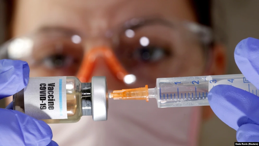 Vaccinarea anti-Covid-19 doar la medicul de familie. Andrei Baciu, secretar de stat: „Din 1 iulie toate centrele îşi vor înceta activitatea”