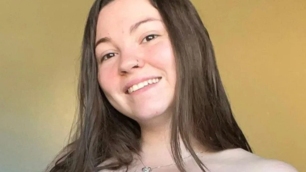 Femeia pe care o urăsc toate mămicile de la scoală pentru felul în care arată: „Se tem că o să le fur soții”