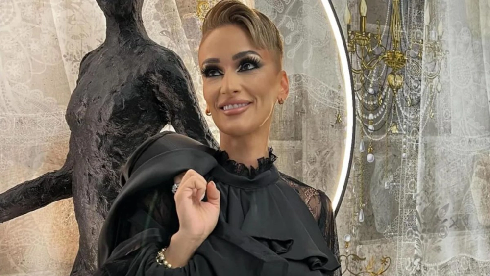 Ce meserie are la bază Gabriela, „Regina Întunericului”. Ea este cea care a organizat funeraliile celebrităților din România