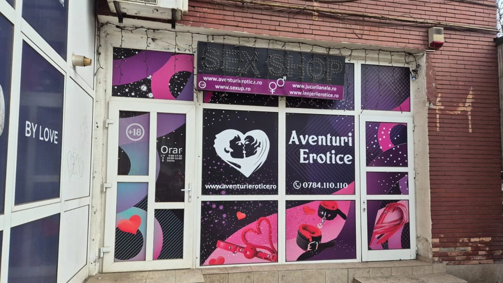 Vânzările la sex shop-urile din Iași au explodat de Valentine’s Day! Care sunt cei mai fideli clienți: „De obicei, vin bărbați de peste 40 de ani”