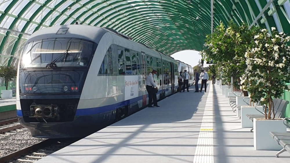 Licitația pentru trenul metropolitan a intrat pe linie dreaptă! O firmă din București a depus oferta pentru contractul de peste 8 milioane de lei