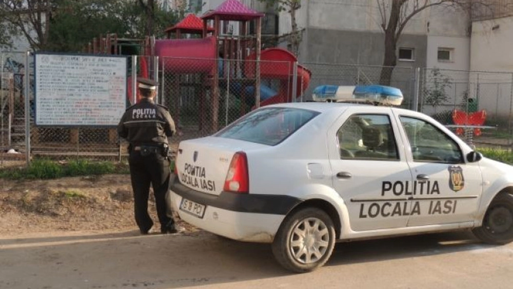 Poliția Locală Iași se laudă că a confiscat vreo 20 de lei de la un cerșetor! Captură ”record” făcută de oamenii legii