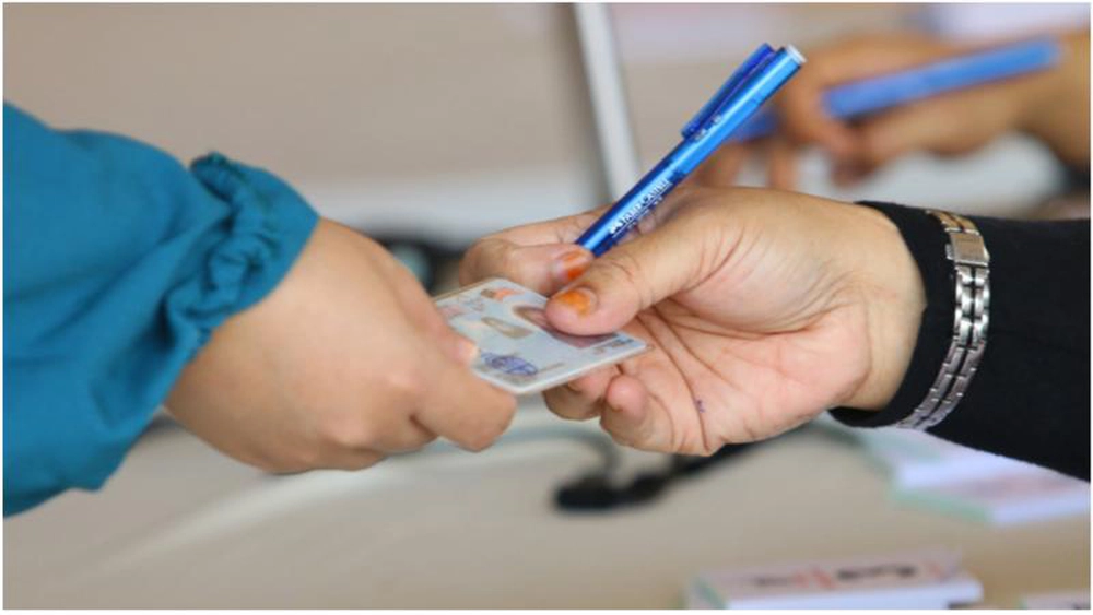 Probleme pentru românii care au cărți de identitate electronice! Ce trebuie să facă posesorii noilor buletine!