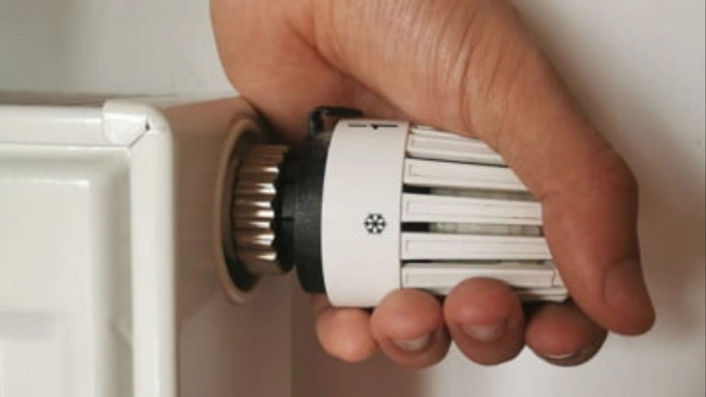 Românii vor plăti facturi mai mari la energia termică din noiembrie 2025. Care este cauza majorării