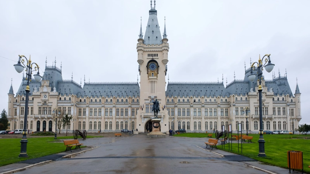 „Eminescu peste generații”! Ateliere de scriere creativă la Palatul Culturii din Iași de Ziua Culturii Naționale