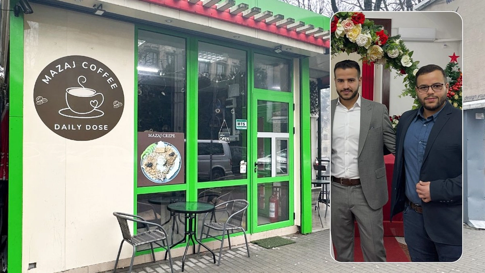 Frații Ahmed și Karim, studenți străini, au deschis o cafenea în centrul Iașului. Cele mai vândute sunt clătitele și milkshake-urile. Ahmed AbuJarad: „E foarte bine în România”