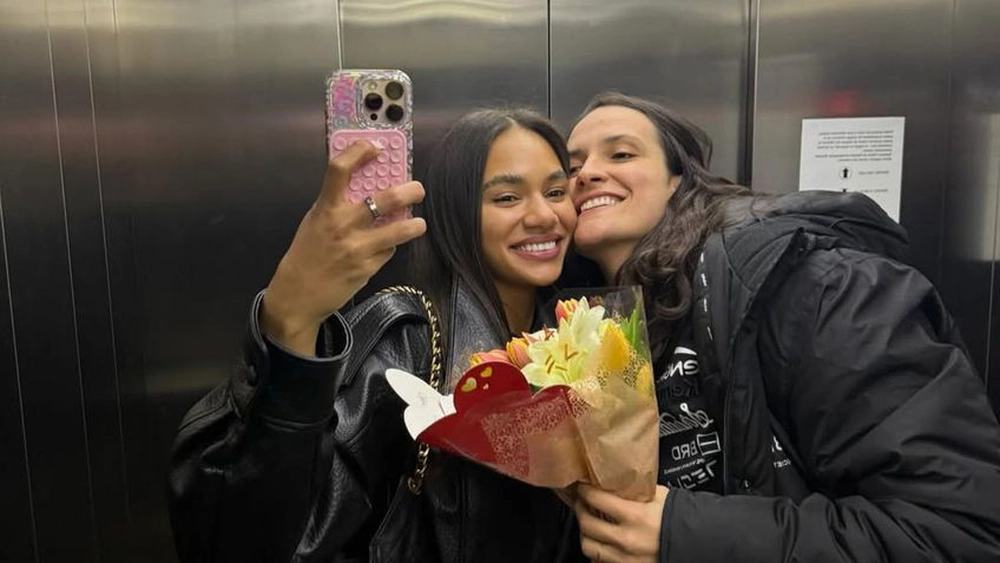 Bombă în showbiz! Două dintre cele mai cunoscute femei din România formează un cuplu! Elizabeth Omoregie și Gabriela Moreschi de la CSM București și-au oficializat relația! 