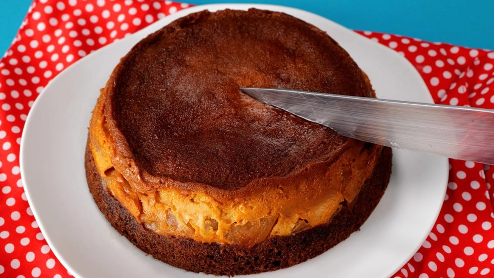 Tort de zahăr ars cu blat – Rețeta pentru un desert cremos și delicios, ideal pentru orice ocazie