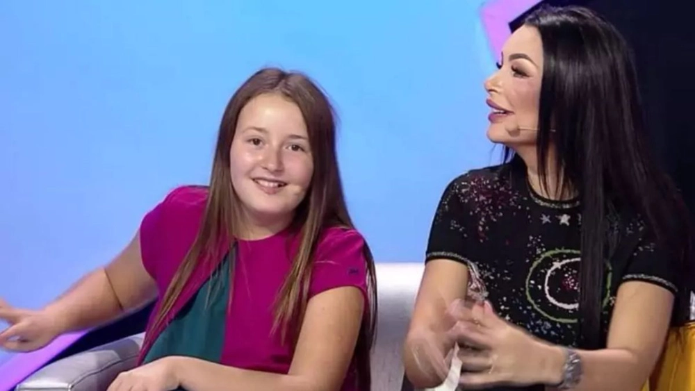 Transformarea fiicei lui Brigitte Pastramă. Cum arată Sara la 18 ani după intervențiile estetice