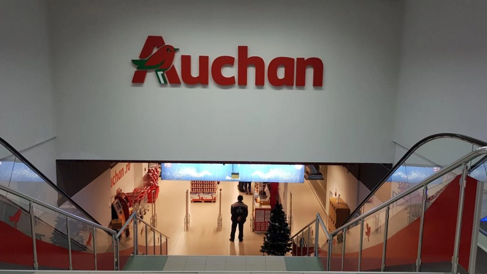 Auchan renunță la unul dintre supermarketuri după 6 ani de activitate