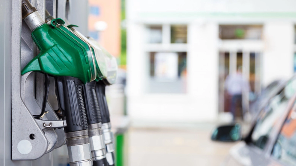 Benzina și motorina, la prețuri neașteptat de mici! Ce se ascunde însă în spatele ieftinirii de la pompă