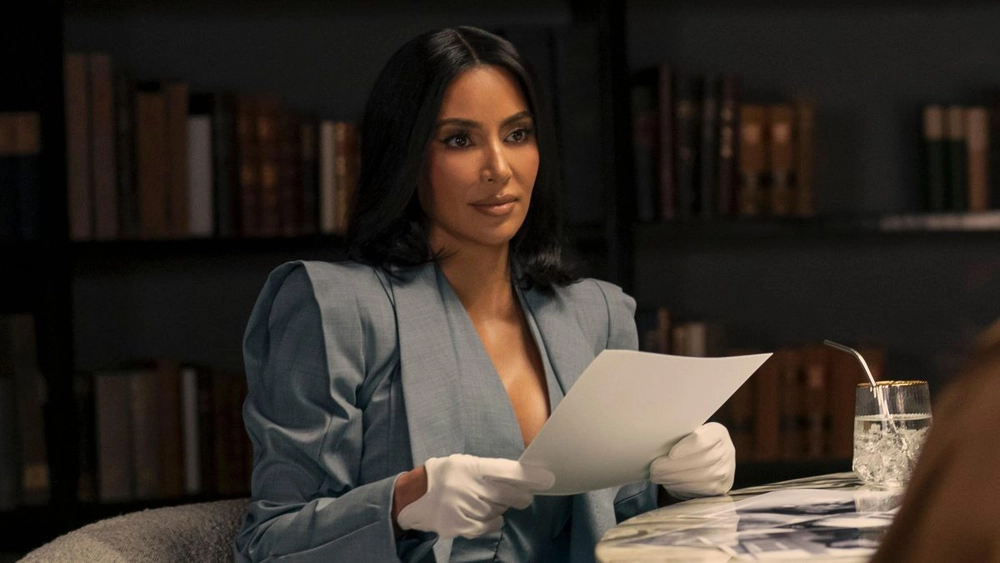 Kim Kardashian a cerut despăgubiri de un euro de la persoanele care au agresat-o la Paris în 2016