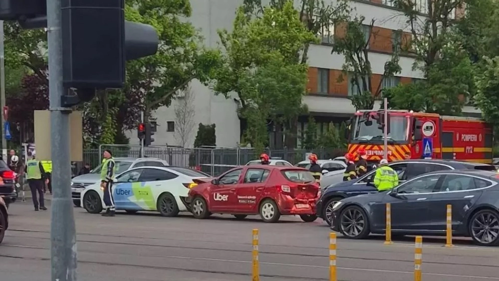 Alexandru Rafila, implicat într-un carambol în București. Prima reacție a fostului ministru al Sănătății: „A fost la o viteză de 10 km/h”