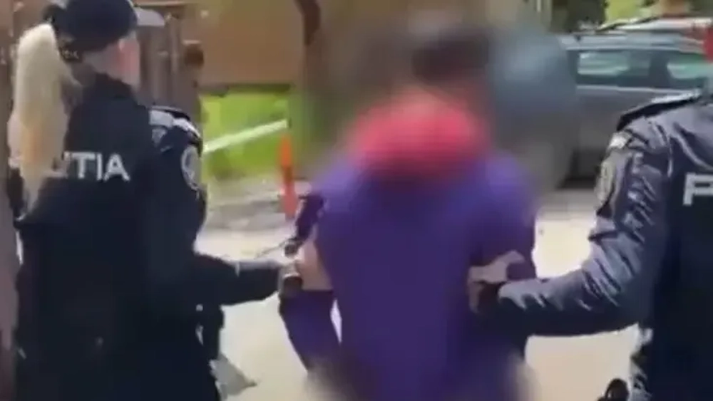 O mamă a murit înjunghiată încercând să își salveze fiica de furia fostului iubit!