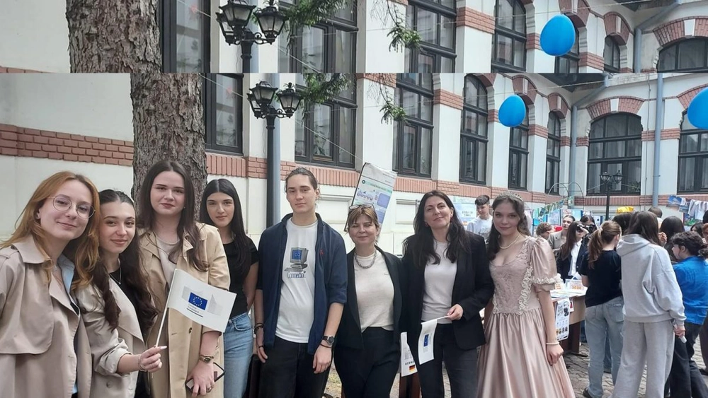 Cum arată Europa prin ochii tinerilor de la Colegiul Național din Iași! Elevii au organizat ateliere cu standuri tematice pentru diverse țări