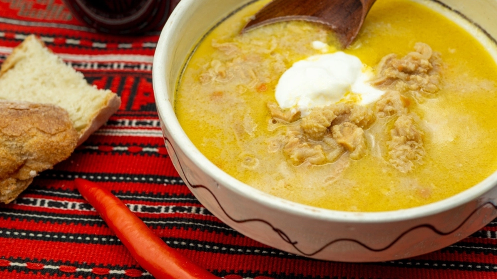 Ce ingrediente sunt necesare pentru ciorba de burtă? Iată ce să adaugi pentru a ieși perfectă!
