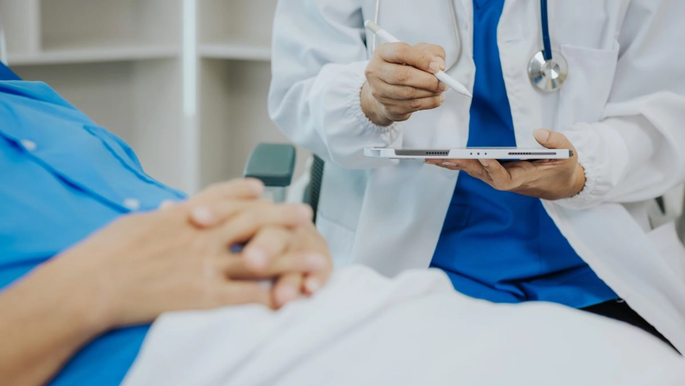 CNAS propune modificarea regulilor de decontare a tratamentelor la privat pentru bolnavii cronici