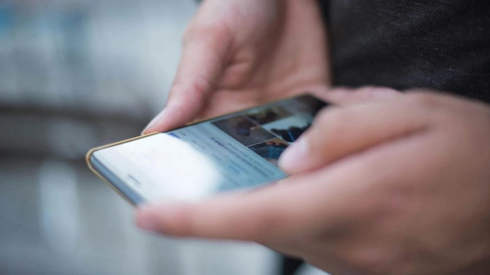 Polonia introduce pedepse de până la 5 ani de închisoare pentru difuzarea online a unor infracţiuni precum crima şi violul