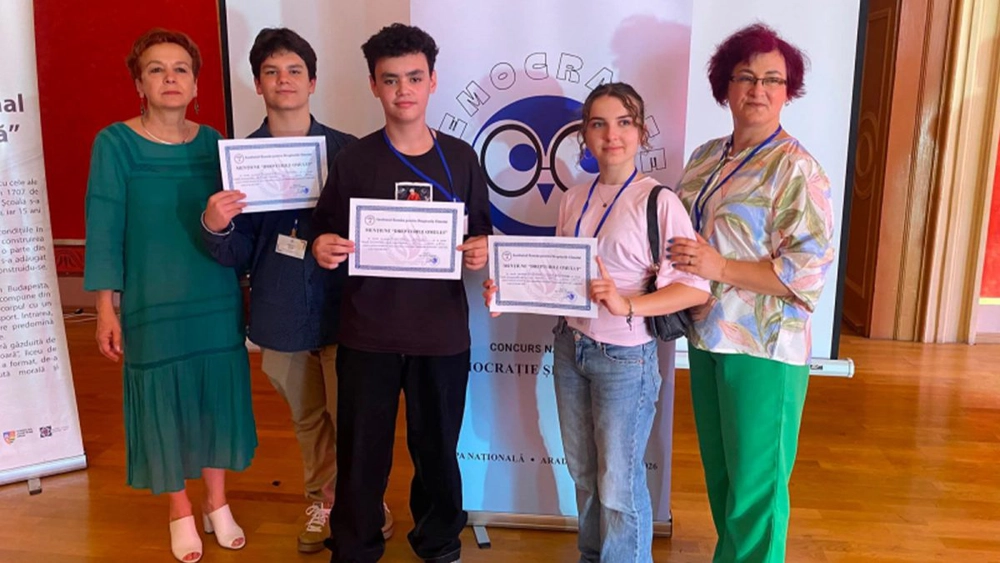 Elevii din Iași, premiați la etapa națională a concursului „Democrație și toleranță”!