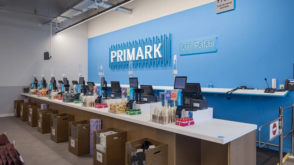 Primark a deschis primul magazin din Iași, în urma unei investiții de 10 milioane de euro. Clienții au luat cu asalt locația, nerăbdători să achiziționeze produsele preferate