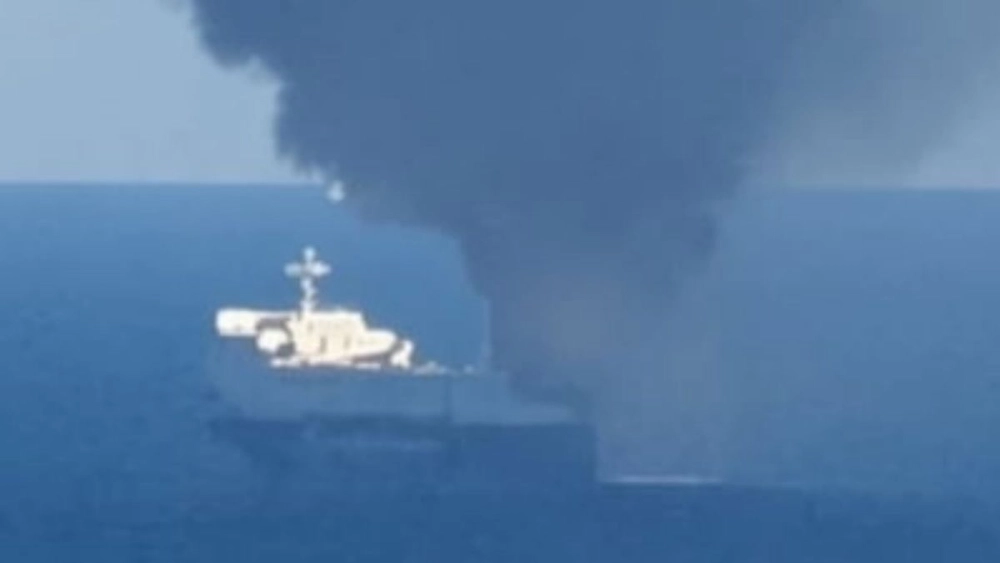Incendiu la bordul unui feribot în apropiere de Mykonos. 29 de persoane se află pe navă