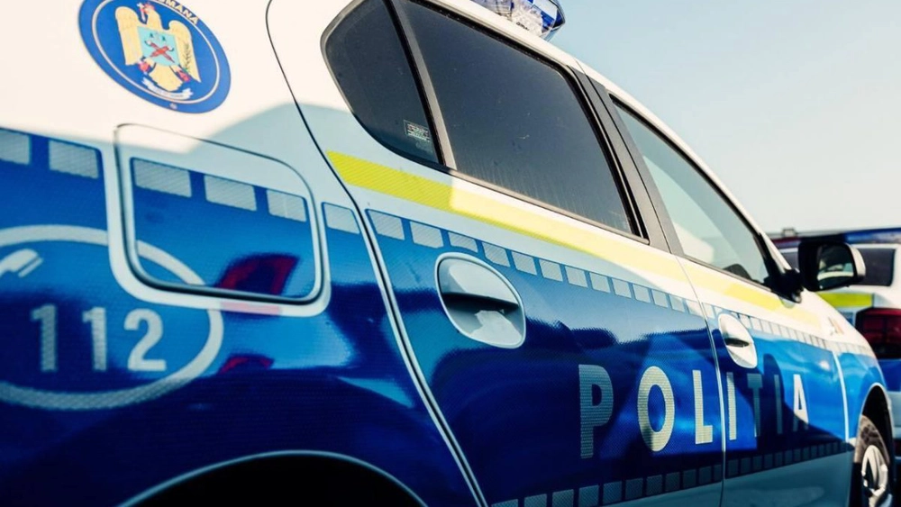 Un tânăr de 20 de ani și-a răpit fosta iubită din parcarea unui supermarket din Pitești. Cum l-a prins poliţia