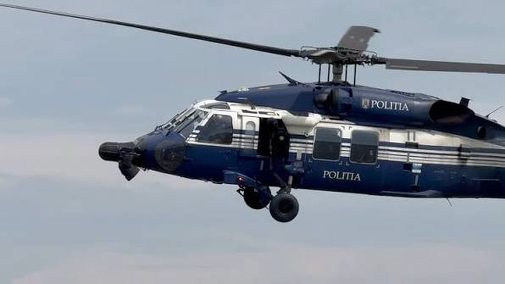 Ce „vânează” polițiștii din elicopter? Trei zile, Iașul a fost survolat. Iată de ce