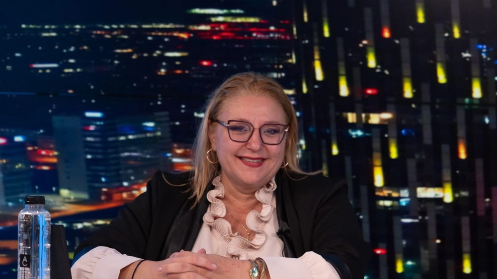 Diana Iovanovici-Șoșoacă: „Europa este zguduită de o criză economică, socială și politică pe care Bruxellesul nu o mai poate gestiona! Pe străzile Parisului se simte din nou atmosfera marilor revoluții franceze de la 1789 și 1848”