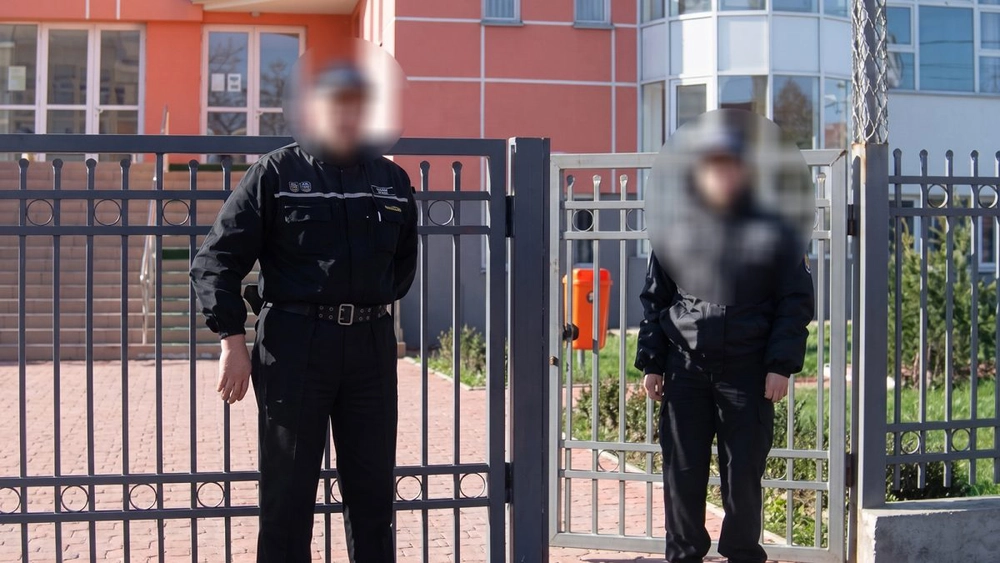Cine păzește școlile din Iași și cine plătește? Doar 21 de unități au exclusiv pază umană