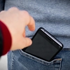 Atenție la buzunare! Un bărbat din Iași a rămas fără telefon, imediat după ce a ieșit dintr-un magazin