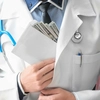 Rețea de fraudă în halate albe. Patru medici de familie, reținuți pentru o escrocherie de aproape un milion de lei