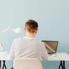 Vrei ca adolescentul tău să stăpânească engleza? Descoperă secretul succesului în era digitală!