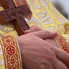 Arhiepiscopia Iașilor are vacante 8 parohii în care preoții se pot transfera: două sunt situate în judeţul Iaşi, iar restul, în Botoşani și Neamţ