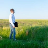 Obligație pentru toți proprietarii de terenuri din România! Trebuie îndepărtată imediat