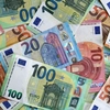 România se împrumută din nou, la cele mai mari dobânzi din regiune! Povara datoriilor cade tot pe umerii cetățenilor