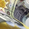Cum își umflau salariile bugetarii cu sporuri peste sporuri. Un funcționar lua 13.400 lei net