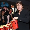 Internetul fierbe! Tom Cruise, ironizat pentru stilul său de a mânca popcorn