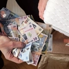 Câți bani poți ține în casă: Legea spune clar care este suma!