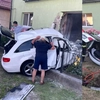 Tragedie cutremurătoare! Tânăr de 18 ani, distrus pe loc după ce a intrat cu mașina în casă!