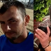 Ce au găsit anchetatorii în curtea lui Vasile Frumuzache, românul care a ucis două femei în Italia. Există mai multe victime?
