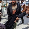 Cel puțin 27 de persoane au fost ucise în Gaza, după ce forțele israeliene au deschis focul asupra unui grup de civili adunați pentru a primi alimente