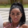 Katie Price recunoaște că a depășit măsura în prima zi din Ibiza. „Sunt gata pentru o nouă seară”