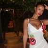 Maya Jama a purtat o rochie provocatoare în vacanța din Mallorca. Iată cum s-a afișat aceasta înainte de lansarea noului sezon Love Island