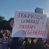 Scandal în Piața Victoriei: Bărbat țipă la protestatare ‘Marș la coteț!’. Jandarmii dau o amendă de râsul lumii