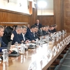 De râsul Europei! Cum au transformat liderii politici negocierile pentru salvarea României într-un reality show