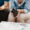 Românii au din ce în ce mai multe datorii la bancă! A crescut numărul celor care au restanțe de plată