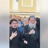 Scandal la Catedrala Mitropolitană din Cernăuţi. Mai multe persoane mascate au intrat în biserică, au scos preoții afară și pe doi dintre ei i-au bătut
