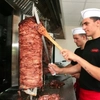 Cât costă o shaorma în iulie 2025: „Ca să îţi permiţi, faci un drum până la Nuţu Cămătaru!”
