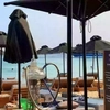 Nota de plată uriașă plătită de o turistă într-un restaurant din Mykonos! Și condimentele sunt taxate separat!