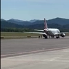 Tragedie pe aeroportul din Bergamo! Un bărbat a murit după ce a fost aspirat de motorul unui avion